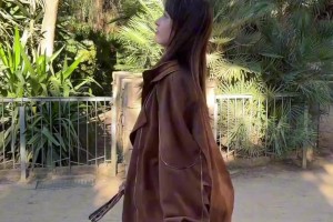 不亏是库里头号女球迷，这骨头跟库里三分一样硬！